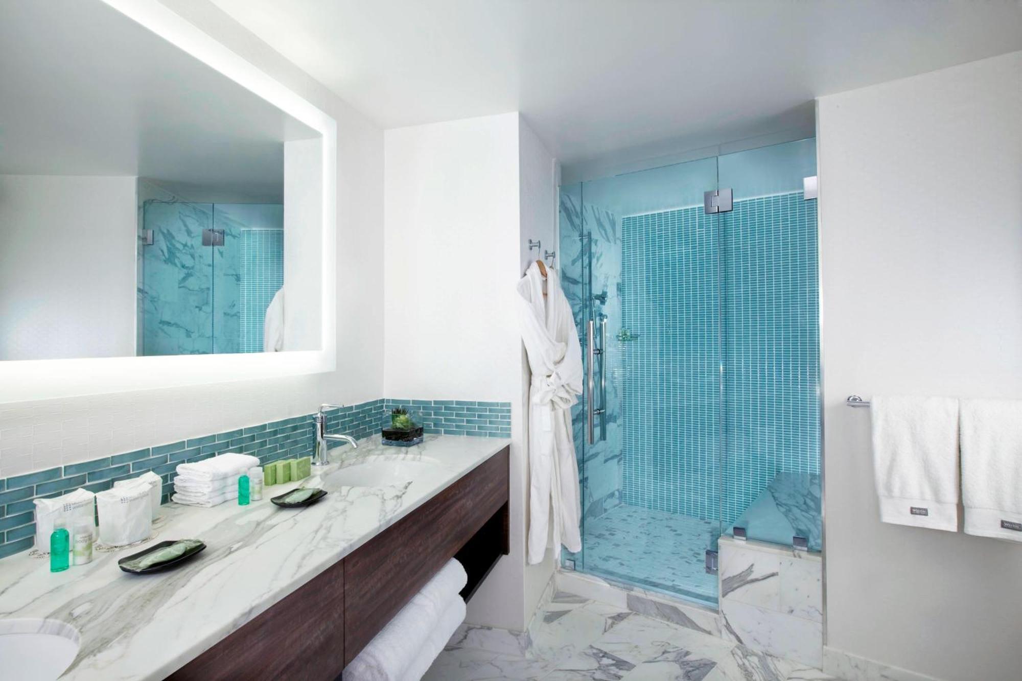 The Westin Bonaventure & Suites, Hotel 4*